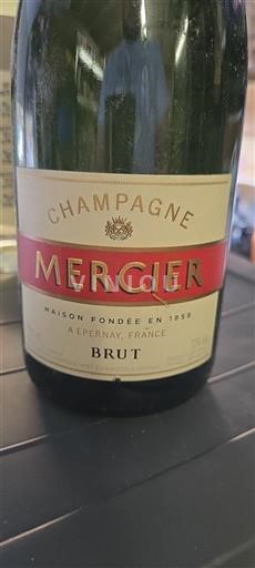 Šampanja Šampanjec Mercier Brut Neleten.