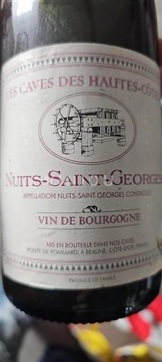 Burgundi Nuits-saint-georges Les Caves Des Hautes Cotes Ei vuosikertaa
