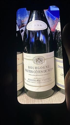 Vin Rouge sec Roger Sauvestre 1996 France Bourgogne Hautes Côtes de nuits AOC