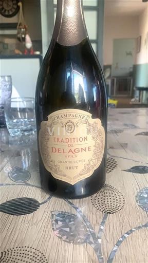 Champagne Ospecificerad Delagne & Fils Tradition Icke årgångsbetecknad