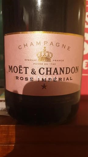 Samppanja Moët & Chandon Rosé Impérial Ei vuosikertaa