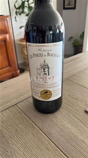 Vin Rouge sec Réserve Les Portes de Bordeaux 2000 France Bordeaux AOC