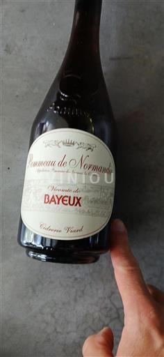 Normandy Pommeau de Normandie Cidrerie Viard Vicomte de Bayeux Non-Vintage