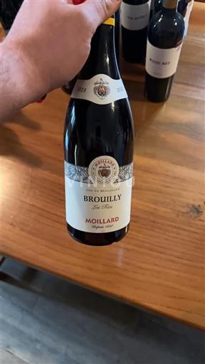 Vin Rouge sec Les Fées Moillard 2023 France Beaujolais Brouilly AOC