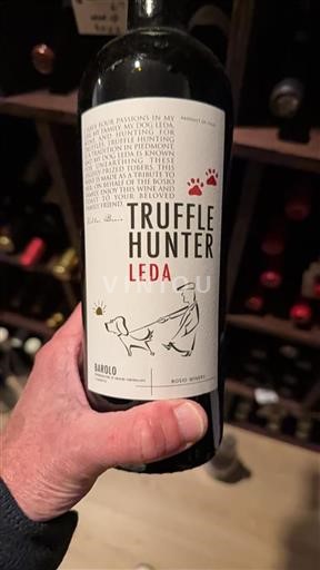 Piemonte Barolo Bosio Winery Truffle Hunter Leda 2014