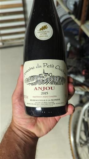 Loire Valley Anjou Domaine Petit Clocher 2015
