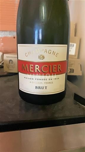 Šampanja Šampanjec Mercier Brut Neleten.