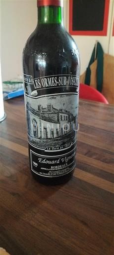 Vin Rouge sec Edouard Vignerons Les Ormes-sur-Voulzie 1990 France Bordeaux AOC