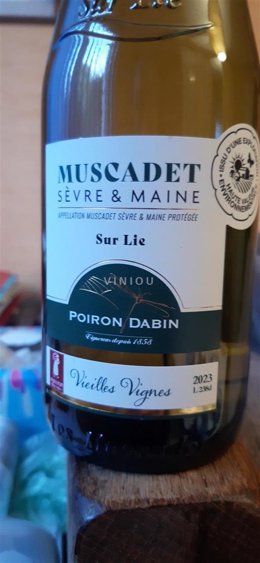 Loire Valley Muscadet Sèvre et Maine Poiron Dabin Vieilles Vignes 2023